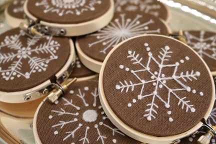 crewelkits_Gingerbread-Snowflakes_2